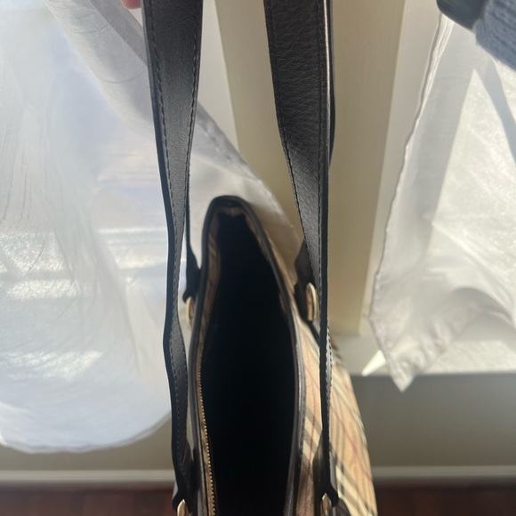 Burberry purse - Picture 6 of 7